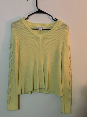 Skye's the Limit Pale Yellow V-Neck Knit Top